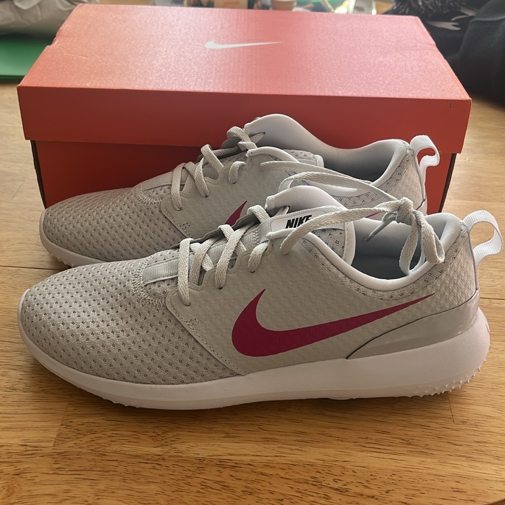 Nike Roshe G Golf Shoes Gray Pink Women’s Size 9.5 NEW